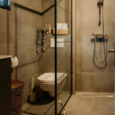 Romantisch Wellness Boshuisje Met Sauna & Hottub Hébergement de vacances *