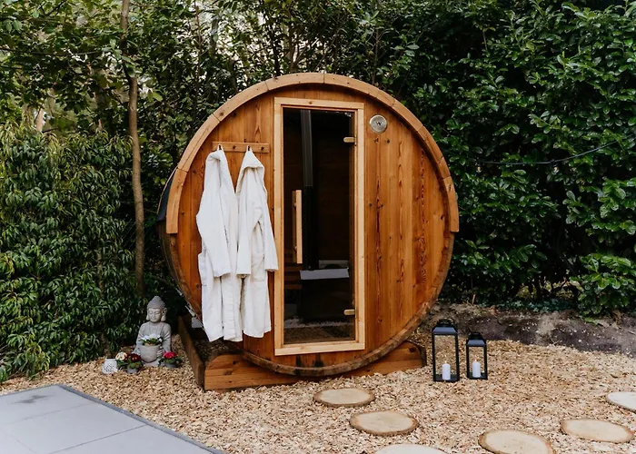 Дом отдыха Romantisch Wellness Boshuisje Met Sauna & Hottub