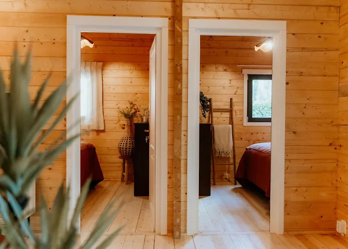 Дом отдыха Romantisch Wellness Boshuisje Met Sauna & Hottub *