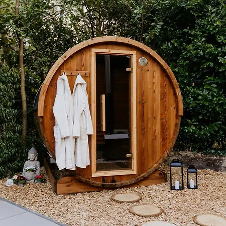 Nyaraló Romantisch Wellness Boshuisje Met Sauna & Hottub